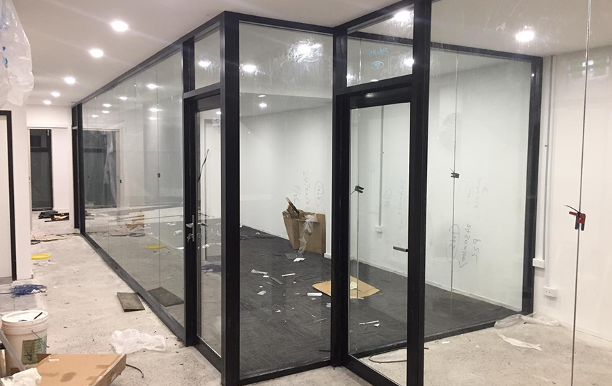 glass_partition_walls
